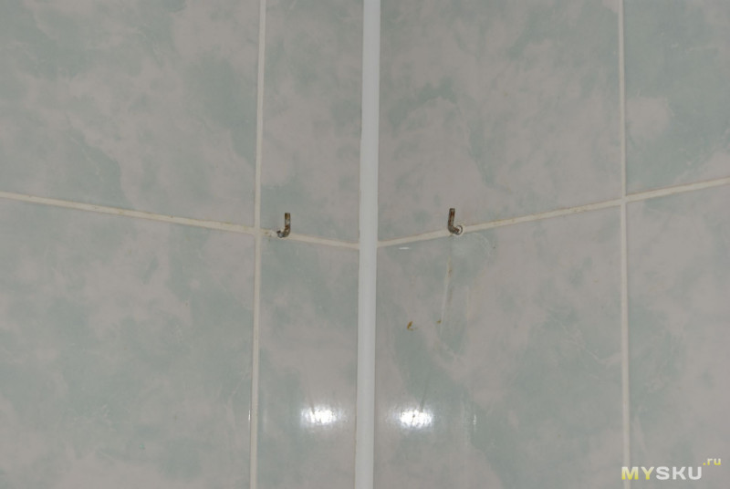 Трехсекционная алюминиевая полка в ванную комнату (еще одна).