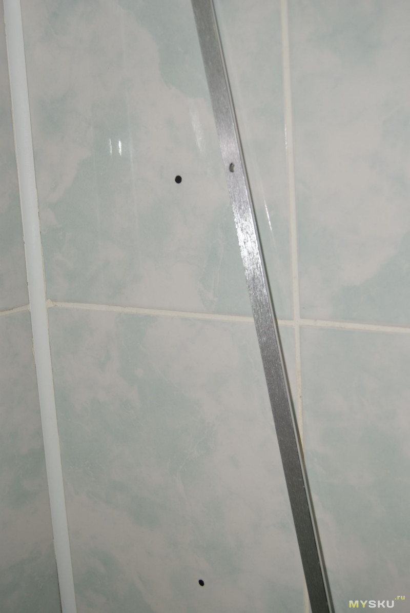 Трехсекционная алюминиевая полка в ванную комнату (еще одна).