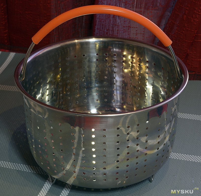 Многофункциональная металлическая корзина для кухни.