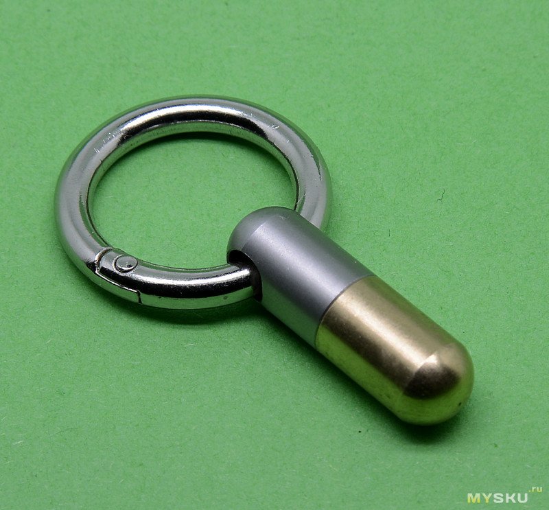 Кольцо для ключей с мини резаком.
