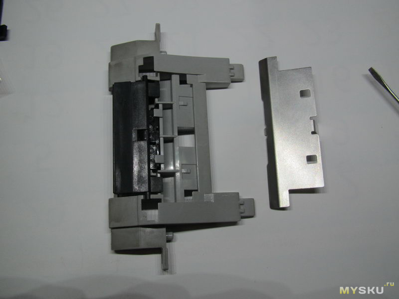 Резинки ролика захвата бумаги и тормозные площадки. Обслуживаем старый принтер (HP p3005x).