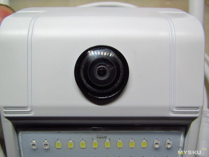 Xiaovv D6. Камера с прожектором. Или прожектор с камерой. Играем в видеонаблюдение