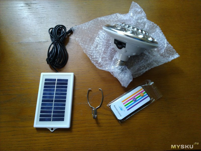 Светодиодная лампа с внешней солнечной батареей и пультом ДУ