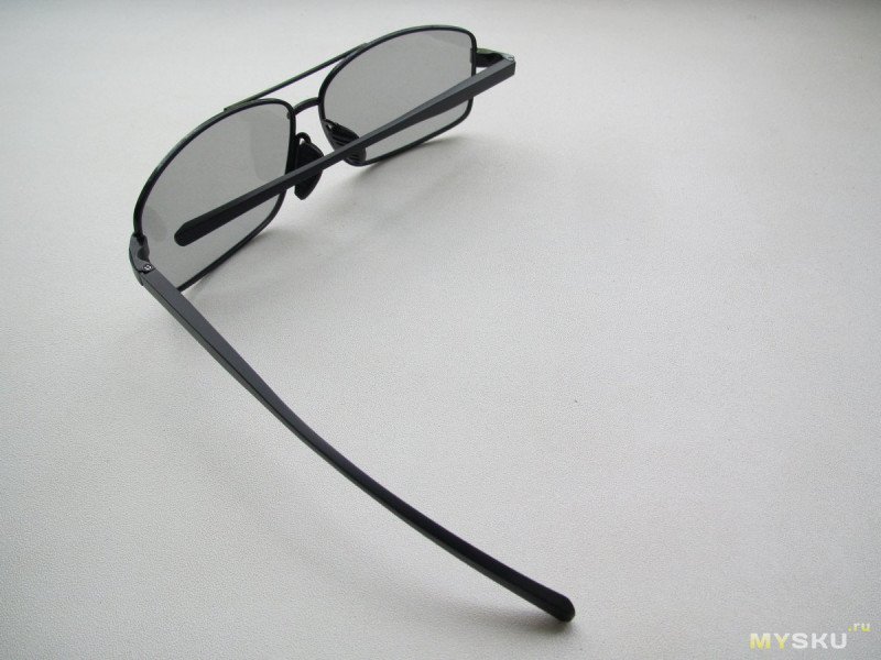 Поляризованные фотохроматические солнцезащитные очки