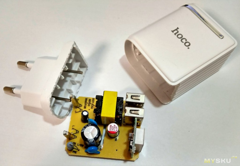 Двухпортовое зарядное устройство HOCO C39A с индикацией тока и напряжения