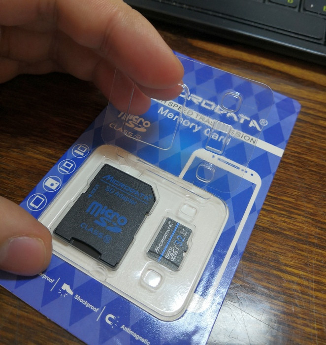Карта памяти MicroSD Microdata 32GB. Пять.