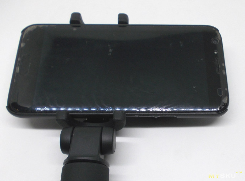 Huawei Honor AF15 – селфи-палка, штатив и пульт ДУ в одном флаконе