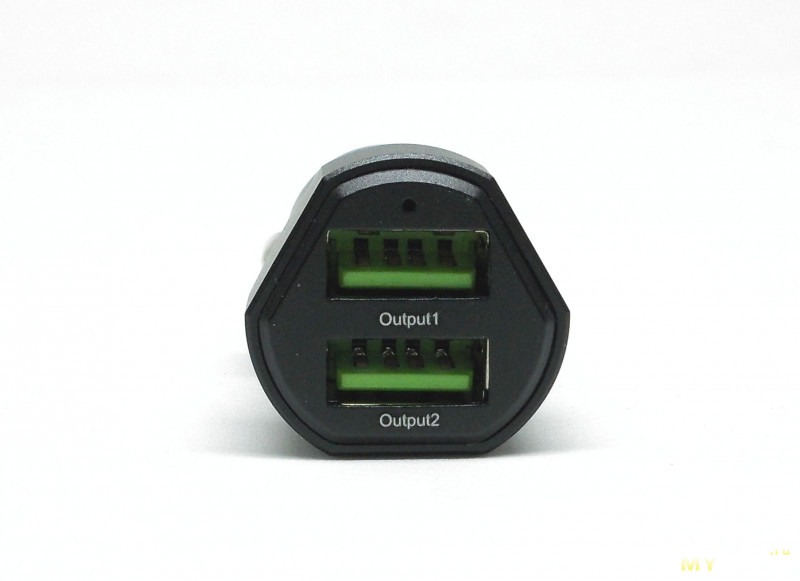2-портовое автомобильное зарядное устройство AZDOME AZ-05 с поддержкой QC 3.0