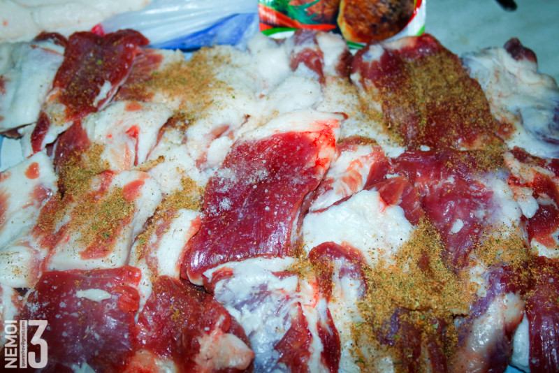 Чугунная сковородка гриль из Китая. Жарим мясо и не только