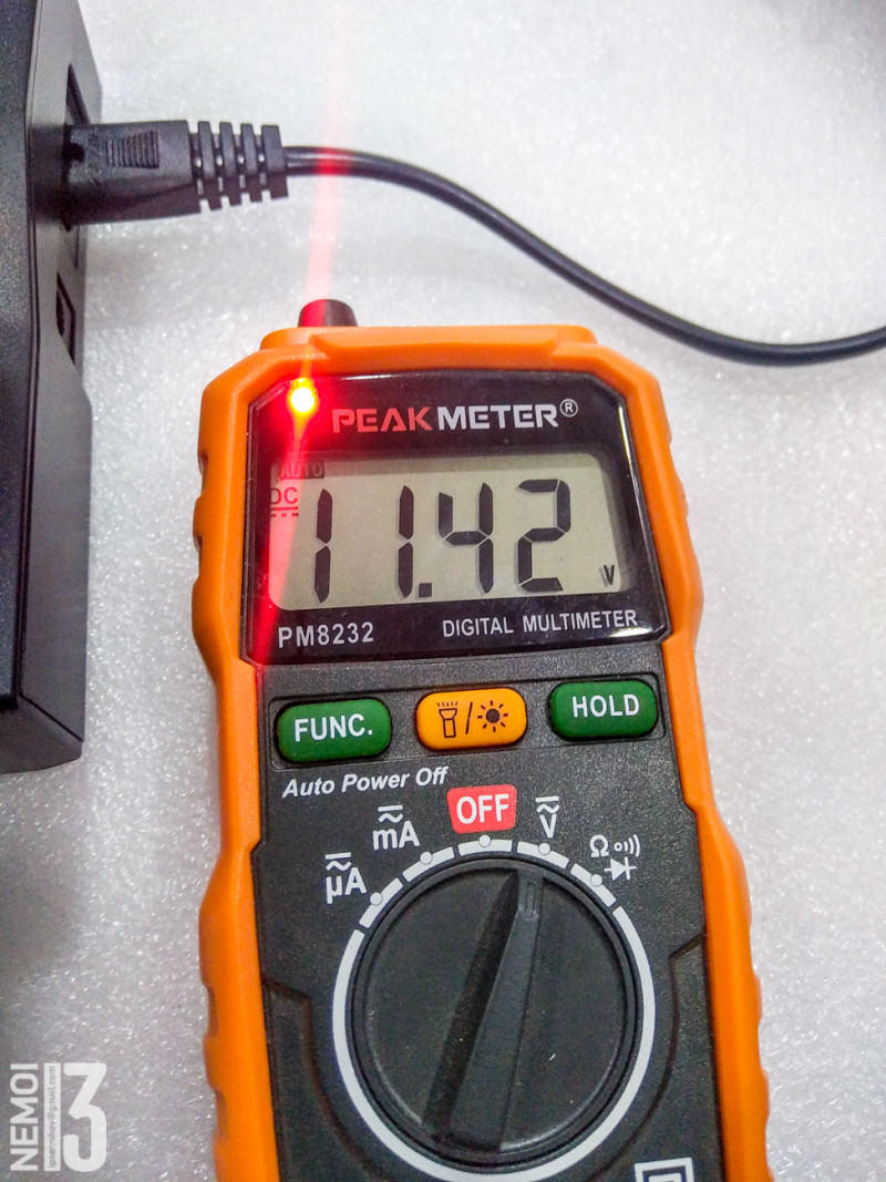 Зарядное устройство Andoer DMW-BLF19E. Заряжаем одновременно 2 аккумулятора от фотоаппарата