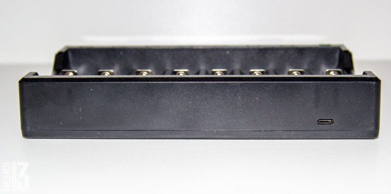Зарядное устройство Xtar VC8. Зарядный монстр на 8 независимых слотов