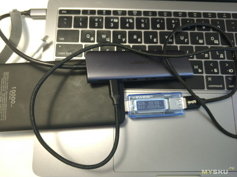 Ugreen USB Type-C Hub.