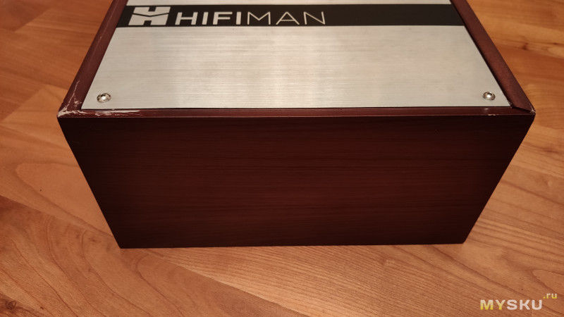Наушники Hifiman HE560 (refurbished)-Screw-on Connector Version