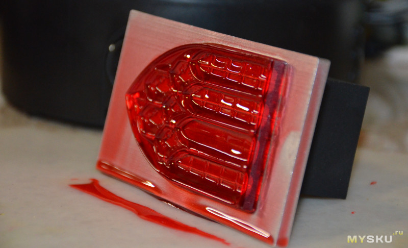Фотополимерный 3D принтер SparkMaker SLA: маленький и доступный