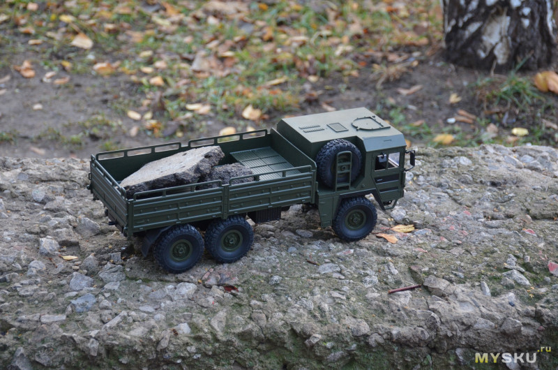 Военный грузовик на р/у Helifar HB-NB2805 1:16