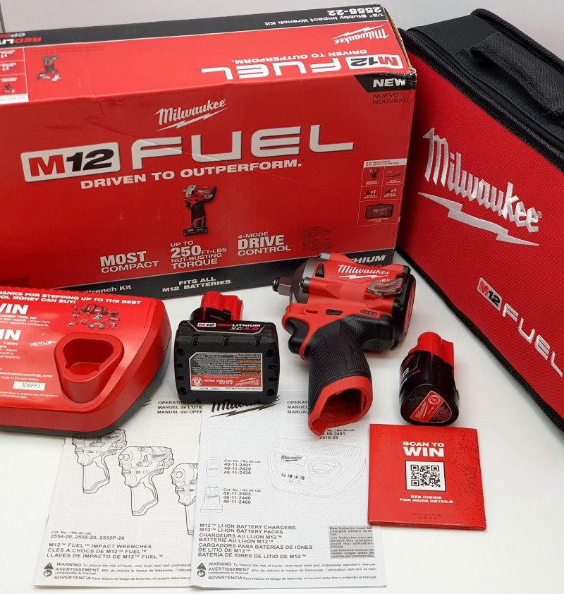 Компактный аккумуляторный гайковерт Milwaukee 2555-22 M12 Fuel Impact Wrench (1/2", 340 нм)