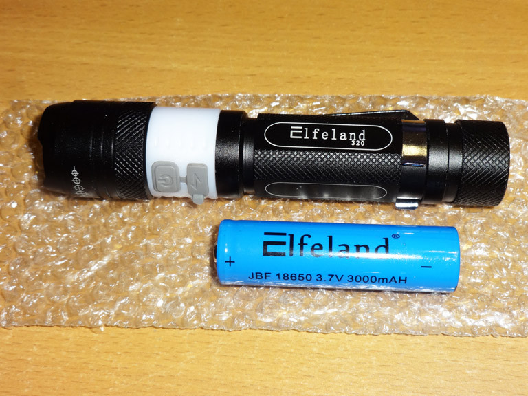 Фонарик Elfeland 320 T6 2000lm с Micro-USB гнездом и аккумулятором 18650 в комплекте.