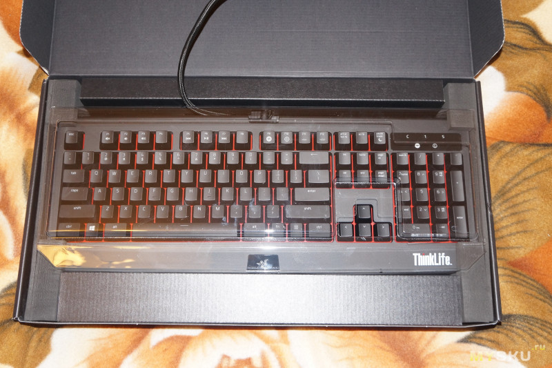 Механическая клавиатура Razer Blackwidow Ultimate красной версии версии Lenovo ThinkLife