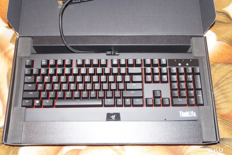 Механическая клавиатура Razer Blackwidow Ultimate красной версии версии Lenovo ThinkLife