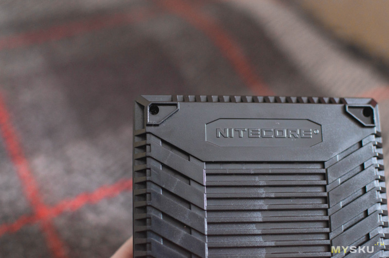 Обзор зарядки Nitecore SC4 с ручной настройкой тока от 300 до 3000mA.