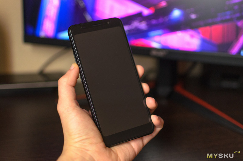 Обзор бюджетного смартфона Homtom C8: 5.5", MTK6739V, 2/16GB, 3000mAh, поддержка 4G и нестандартная расцветка.