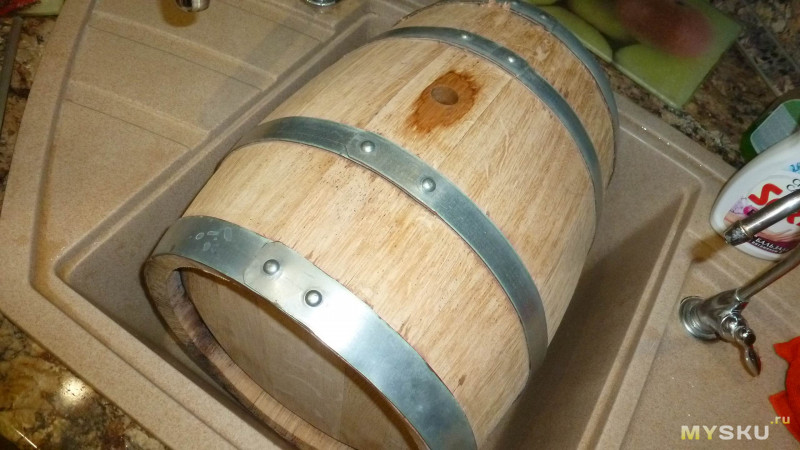 Дубовая бочка на 15 литров от "Кубанского бондаря". Подготовка к использованию и заливка виноградным дистиллятом