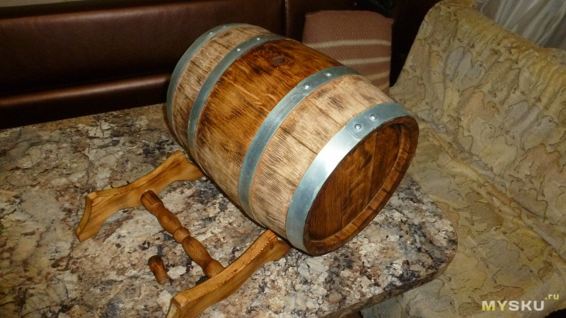 Дубовая бочка на 15 литров от "Кубанского бондаря". Подготовка к использованию и заливка виноградным дистиллятом
