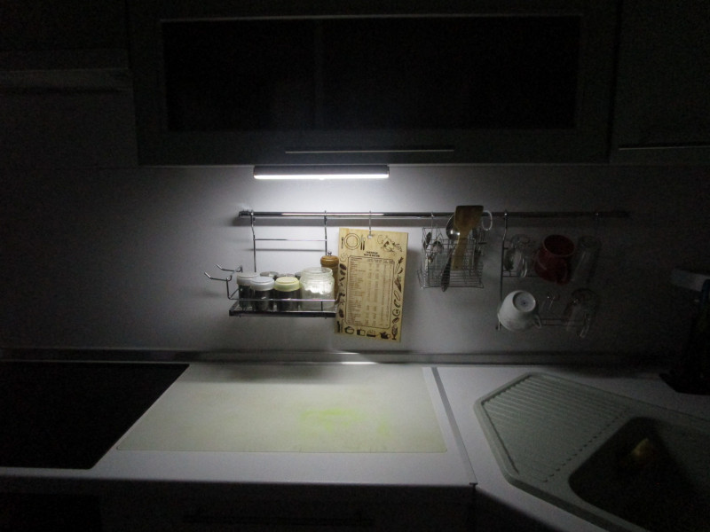 Подсветка с датчиком движения и регулировкой яркости на кухню