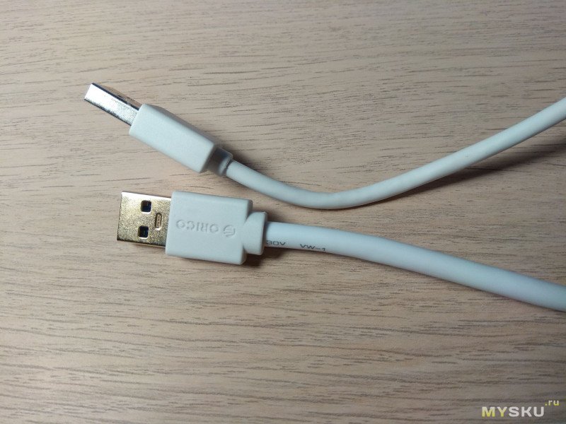 USB портов много не бывает. USB3.0 хаб ORICO HS4U + кабель-удлинитель.