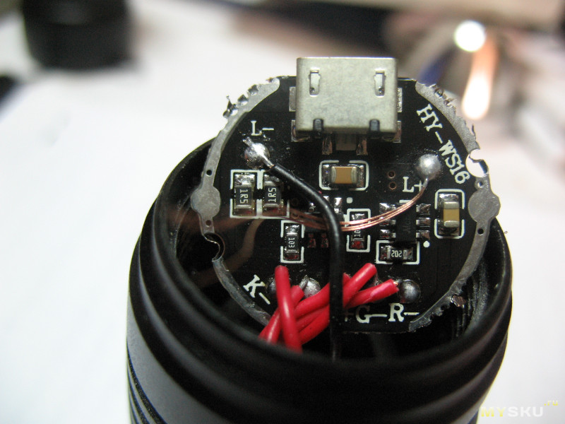 фонарик на 18350. с акком, зарядкой и боковой кнопкой за 5,99( брал за 4,99)