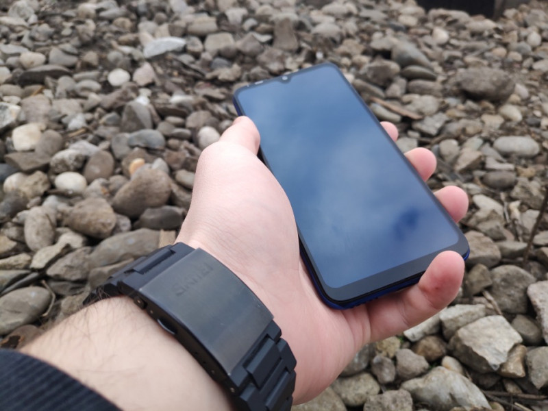 Xiaomi A3. Бюджетный камерофон с голым андроидом.