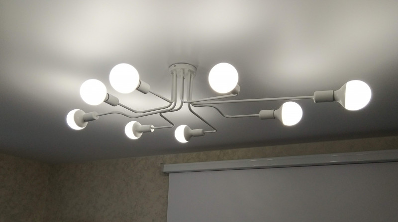 Потолочная люстра на 8 лампочек в стиле "лофт"