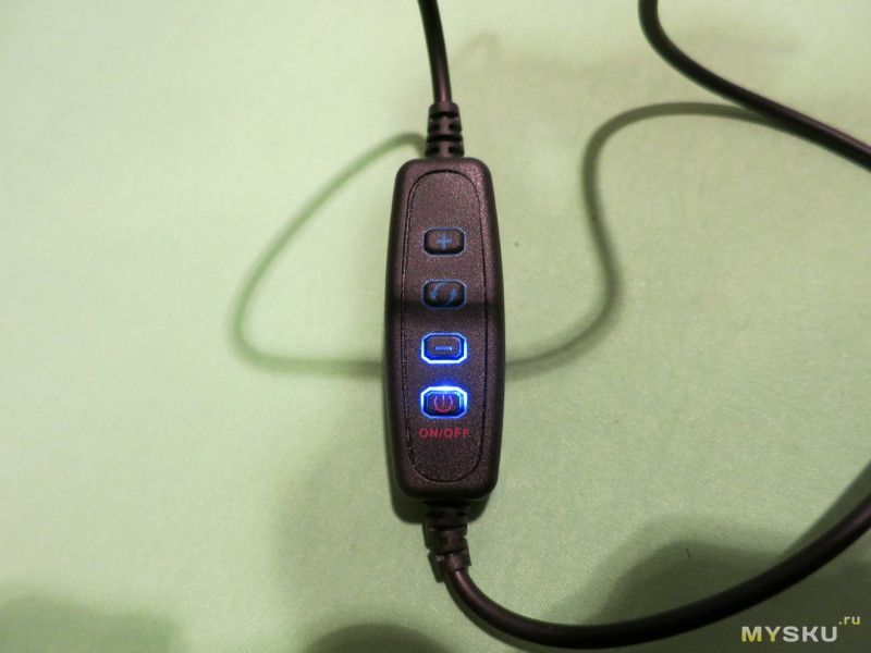 Универсальный набор блоггера селфинатор+ тренога + рамка для телефона + BT пульт + кольцо для освещения 8 ватт для съемки фото или видео с питанием от USB