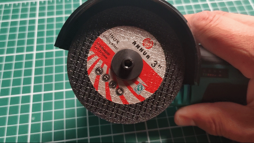 Маленькая аккумуляторная УШМ (болгарочка) под диски/круги 76х10 мм. А также разные диски для неё. (Сбылась мечта идиота)