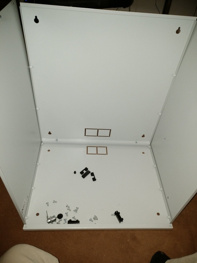 сетевой шкаф 12U 19" для домашней сетевой лабы