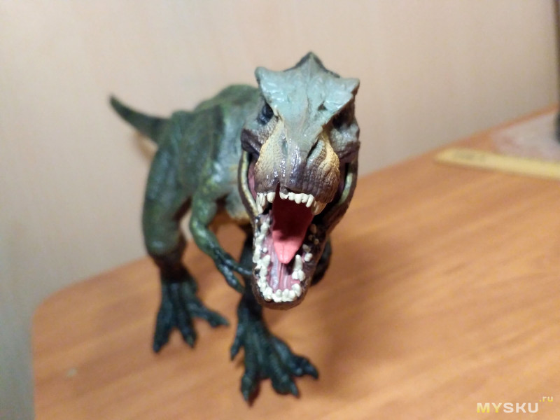 Игрушка Тираннозавр рекс - самый реалистичный динозавр виденный мной вживую