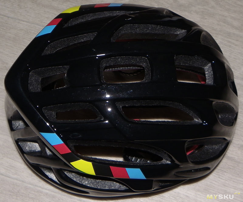 Велосипедный шлем, отдалённо напоминающий Specialized Propero