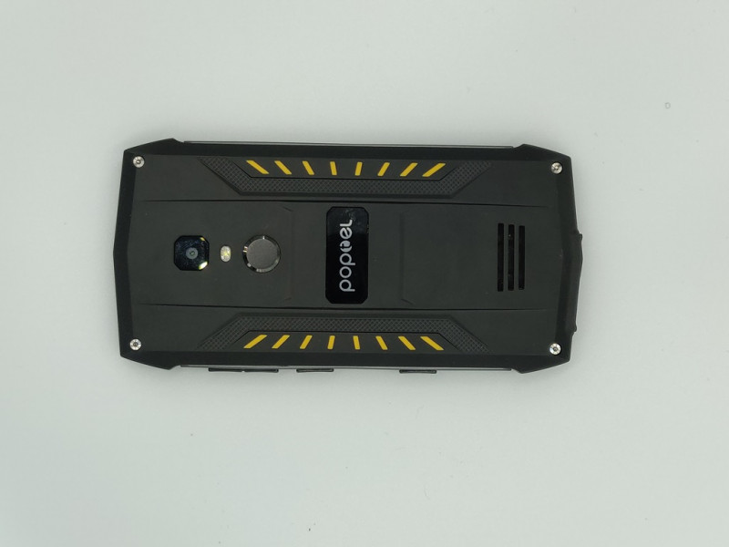 Смартфон Poptel P8 - доступный "броневик" с IP68 и NFC-модулем