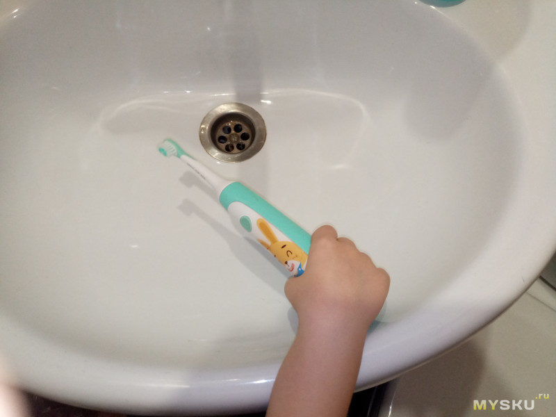 Детская зубная щетка Xiaomi Soocas C1. Приучаем ребенка чистить зубы самостоятельно в игровой форме.