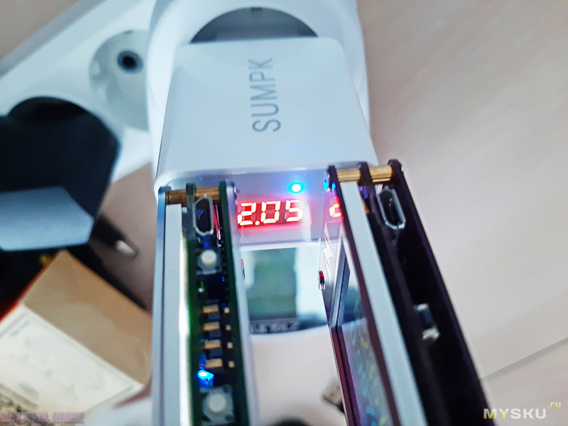 Сетевое ЗУ SUMPK HKL-USB39 на 2 USB порта с дисплеем. Тесты, разборка