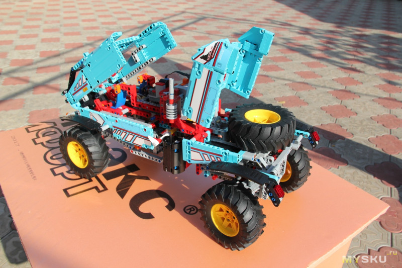Lepin 20056 Аварийный внедорожник 6х6 (Аналог Lego 42070)