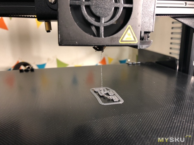3D принтер Ender 3 "для новичка, печатающий из коробки".