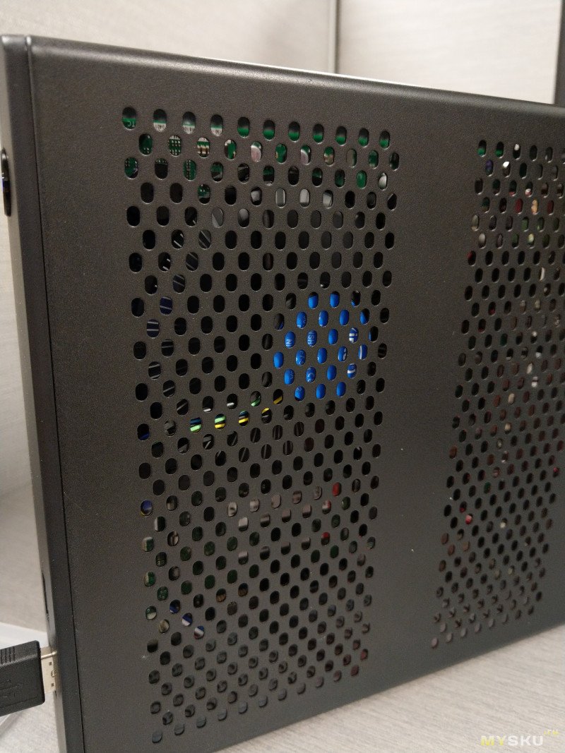 Компьютер на базе Mini-ITX корпуса Morex 557