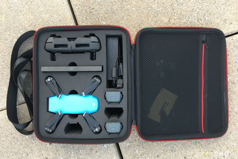 Компактная наплечная сумка для дрона DJI Spark с пультом и другими штуками
