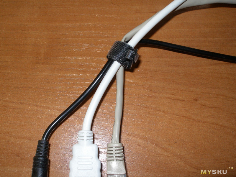 Автомобильный разветвитель питания UGREEN: 2 гнезда прикуривателя + 2 порта USB.