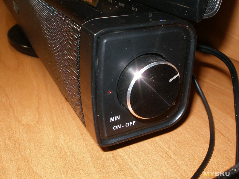Проводная компьютерная колонка EIVOTOR 18 inch в форм-факторе саундбара с питанием от USB.