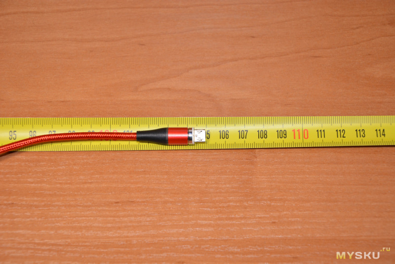 Магнитный кабель USB-microUSB длиной один метр и индикатором напряжения
