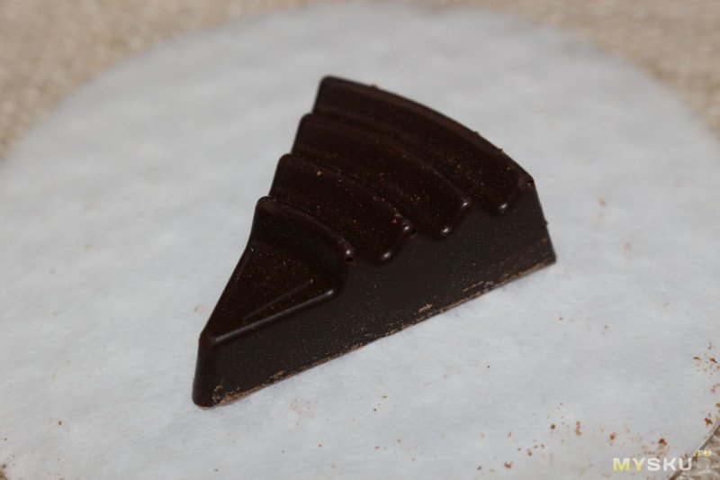 Черный тонизирующий шоколад Scho-Ka-Kola с кофе и порошком колы