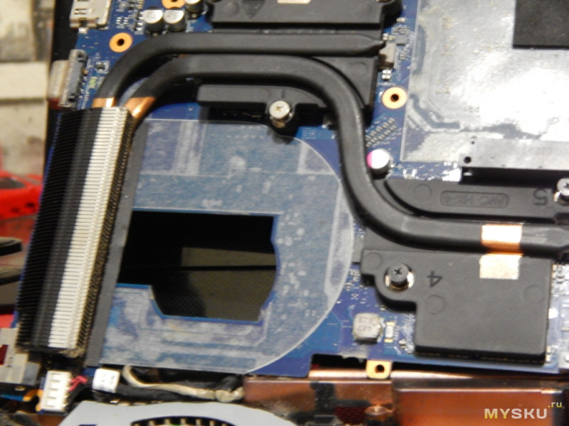 Замена термопасты на ноутбуке самсунг np355v5c. Np350v5c система охлаждения. Термопрокладки для Samsung np350. Разбор Samsung np350e7c. Samsung np350v5c CMOS RTC Battery.
