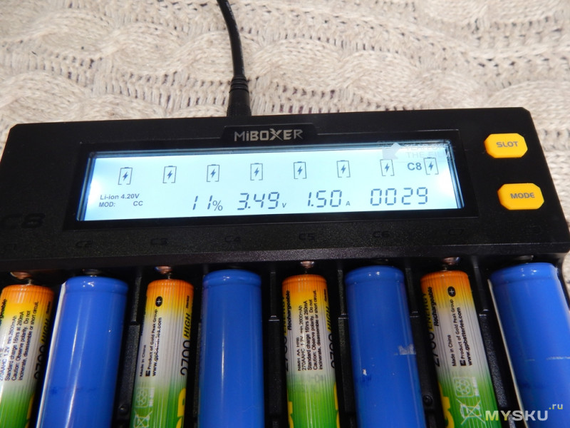 Зарядное устройство Miboxer C8 на 8 слотов